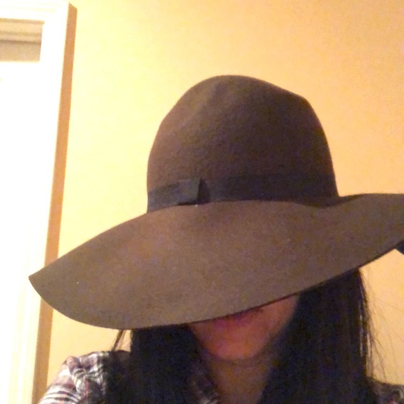 Hat - Picture 2 of 3